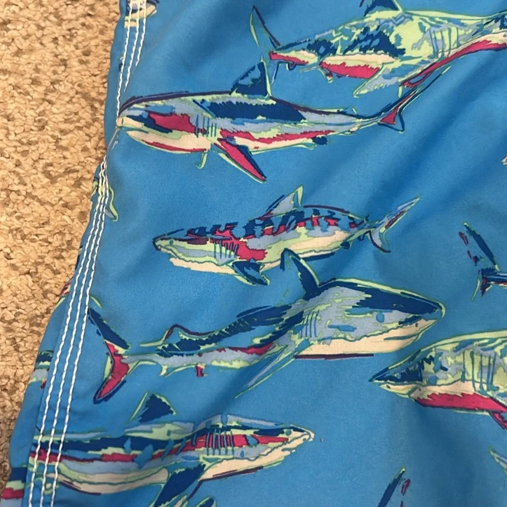 GAP Kids Shark Board Shorts, 6-7 (small)